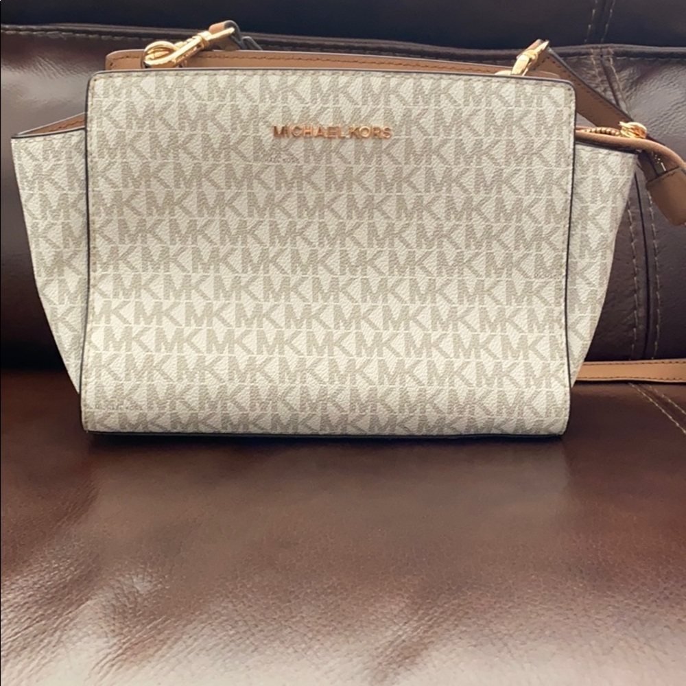 Michael Kors Crossbody